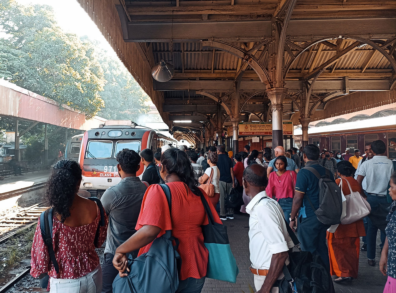 A busy Sri Lankan railway platform